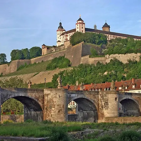 Nahe Bahnhof Und Homestay Wurzburg